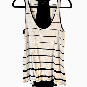 Banana Republic Tank Top. Color: Black & White. size: M